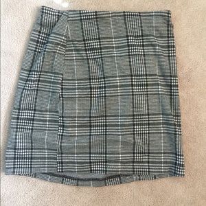 Skirt Black and White Scalp